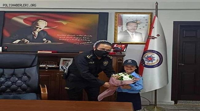 Tarsus İlçe Emniyet Müdürü Elbir koltuğunu minik Fatma'ya devretti