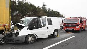 Tekirdağ'da baklava yüklü minibüs TIR'a çarptı 1 kişi hayatını kaybetti