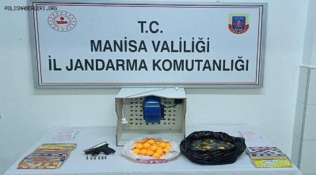Turgutlu’da kısıtlamaya rağmen kumar oynayan 27 kişiye idari işlem