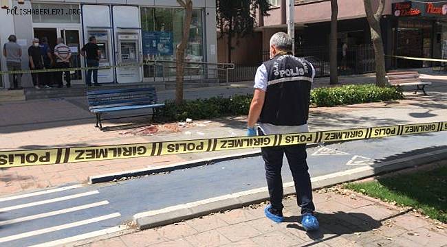 Adana'da kaldırımda yürürken silahla bacaklarından vurulan kişi yaralandı
