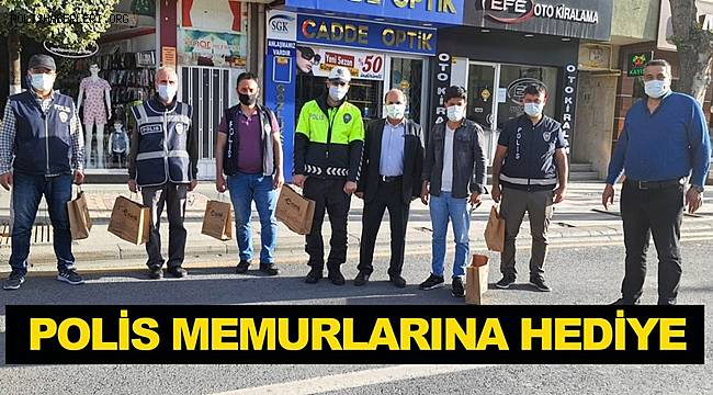 Malatya'da Polis memurlarına hediye takdim ettiler