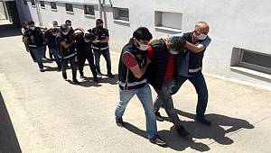 Polis, liderinin öğretmen olduğu silah kaçakçılığı çetesini çökertti