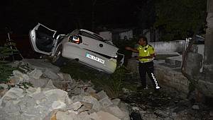 Gaziantep'te otomobil evin bahçesine devrildi 1 kişi yaşamını yitirdi