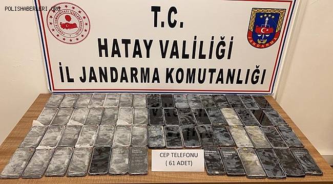 Hatay’da at arabası ile cep telefonu kaçakçılığı yapan şüpheli yakalandı 