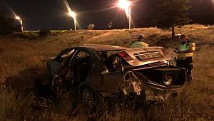 Kayseri'de yoldan çıkan otomobil taklalar attı 3 kişi yaralandı