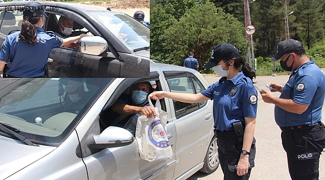 Mersin Polisi Uygulama Noktalarında Sürücülere Hijyen Seti Hediye Etti 