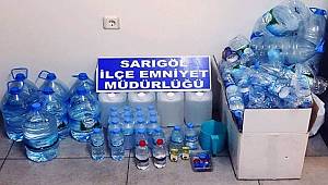 Sarıgöl Suç Araştırma Ekipleri devriye sırasında kaçak alkol ele geçirdi