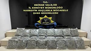 Sınır Kapısında valiz dolusu uyuşturucuyla yakalandılar 
