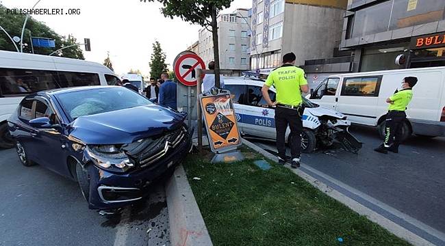 Sultangazi’de polis aracı ile otomobil çarpıştı 1’i polis 2 kişi yaralandı
