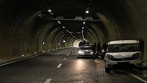 Kahramanmaraş'ta tünelde iki araç çarpışması sonucu 2 kişi yaralandı