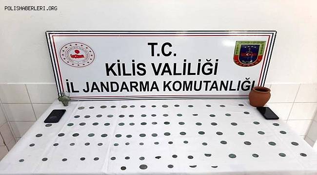 Kilis'te tarihi eser kaçakçılığında 96 adet sikke ele geçirildi.