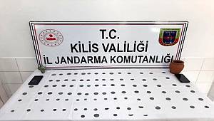 Kilis'te tarihi eser kaçakçılığında 96 adet sikke ele geçirildi.