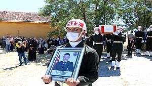 Şehit Astsubay Yılmaz Tuncer Son Yolculuğuna Uğurlandı