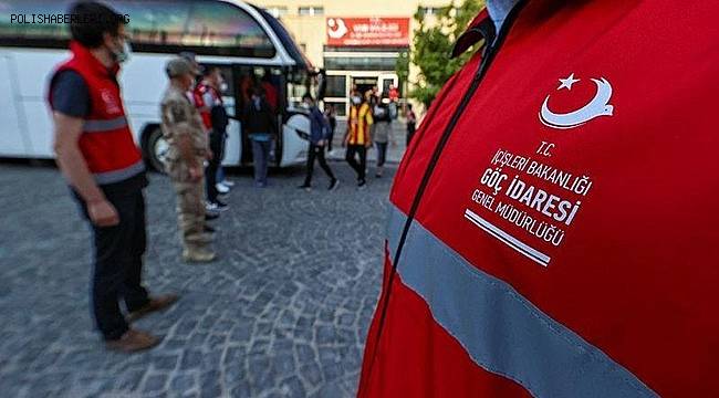 Van'da güvenlik güçlerince yakalanan göçmenler sınır dışı edildi