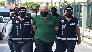 Adana'da 263 milyon kaçak makaron üreten 2 zanlı adliyeye sevk edildi