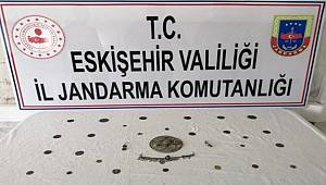 Ankara'dan getirdikleri tarihi eserleri satamadan yakalandılar 