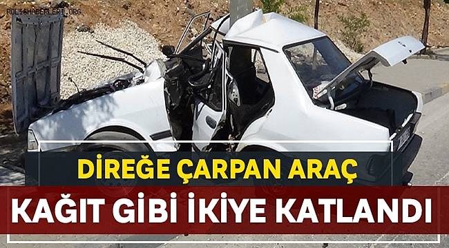 Gaziantep'te aydınlatma direğine çarpan otomobil kağıt gibi ikiye katlandı