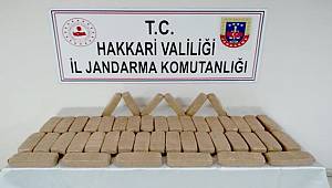 Hakkari'nin Yüksekova ilçesinde bir araçta 23 kilogram eroin bulundu