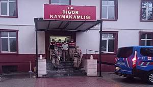 Kars'ta din istismarıyla dolandırıcılık yapan 2 zanlı tutuklandı