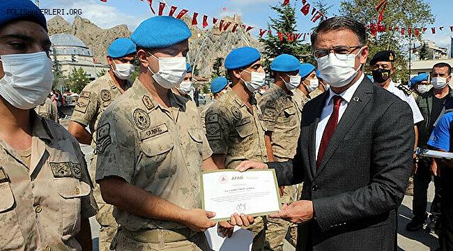 Kastamonu'daki selde görev yapan 350 kişilik Boralar ve Kurtlar taburlarına teşekkür belgesi verildi