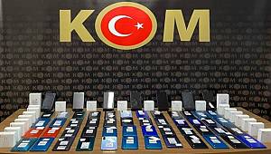 Malatya'da kaçakçılık operasyonunda 55 cep telefonu ele geçirildi