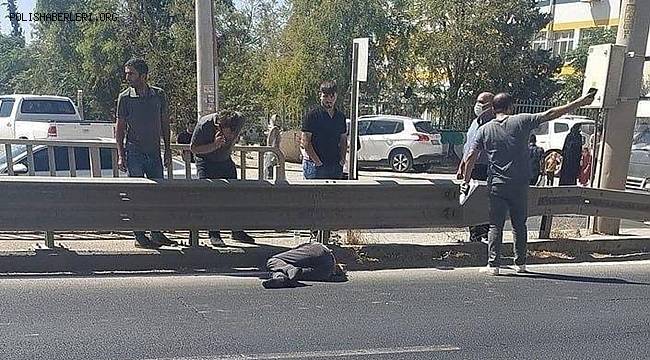Mardin'de caddeden karşıya geçmek isterken tırın çarptığı genç yaralandı
