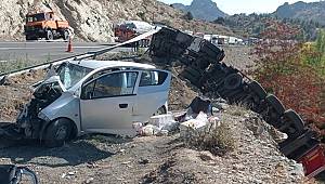 Niğde'de tırla çarpışan otomobilin sürücüsü öldü