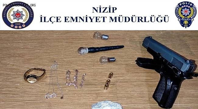 Nizip'te uyuşturucu ve silah ele geçirildi