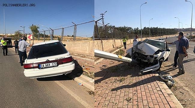 Şanlıurfa'da  aydınlatma direğine çarpan otomobilin sürücüsü ağır yaralandı