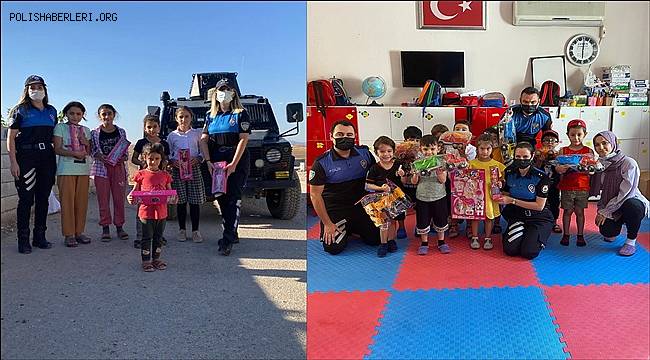 Şırnak Polisi çocuklarla bir araya gelip çeşitli hediyeler takdim etti