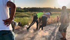 Suruç'ta polise kimliğini vermek istemeyen kazazede sürücü biber gazı sıkılarak etkisiz hale getirildi