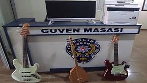 Van'da elektrogitar ve bağlama çalan şüpheli, yakalandı 