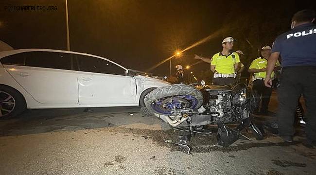 Adana'da otomobille çarpışan motosikletteki 2 polis yaralandı