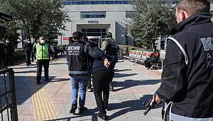 Ankara merkezli uyuşturucu operasyonunun şüphelileri adliyeye sevk edildi