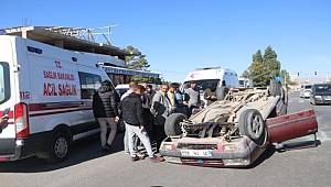 Erciş'te 2 otomobilin çarpışması sonucu 8 kişi yaralandı
