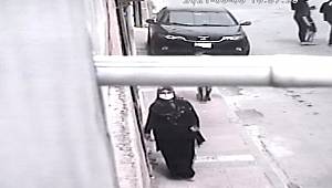 Evlerden hırsızlık yapan kadın önce güvenlik kamerasına ardından polise yakalandı