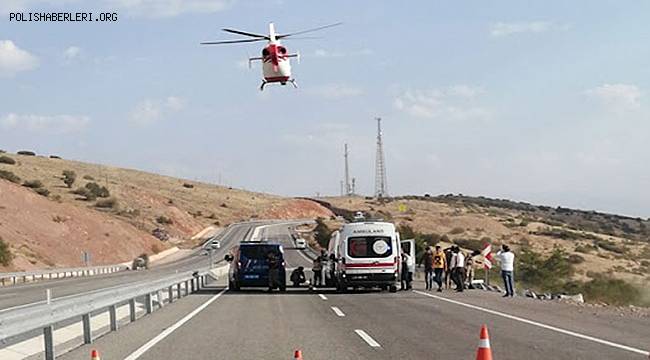 Malatya'da trafik kazasında kolu kopan sürücü yola inen helikopter ambulansla hastaneye götürüldü
