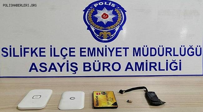 Mersin'de ehliyet sınavında düzenekle kopya çekmeye çalışan kişi yakalandı