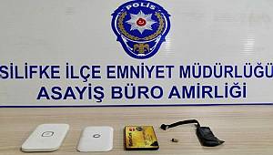 Mersin'de ehliyet sınavında düzenekle kopya çekmeye çalışan kişi yakalandı