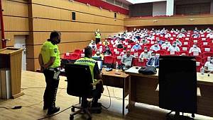 Midyat'ta Jandarma ve Emniyet'ten Minibüs Şoförlerine Eğitim Verildi