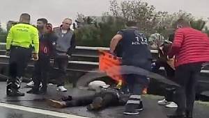 TEM'de bariyerlere çarpan motosiklet sürücüsü hayatını kaybetti
