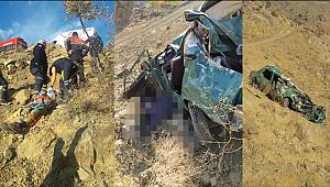 Adana'da şarampole devrilen otomobilin sürücüsü öldü, 2 kişi yaralandı