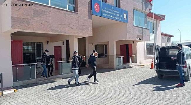 Van'da 5 Ayrı Operasyonda 15 Yakalama