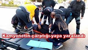 Adana'da kamyonetin çarptığı yaya yaralandı