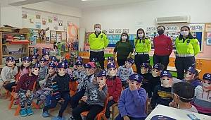 Anasınıfı Öğrencileri Trafik Polisleri İle Biraraya Geldi