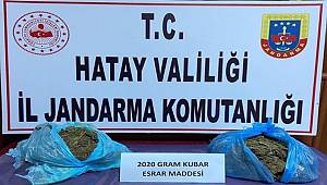 Hatay'da bir otomobilde 2 kilogram esrar ele geçirildi