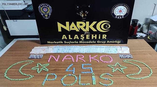 Manisa'da uyuşturucu tacirleri otobüste yakalandı 