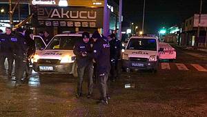 D-100’de polis otosu ile otomobil çarpıştı, 1’i polis 5 yaralı