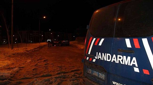 Elazığ’da silahlı bıçaklı kavga, 2 yaralı