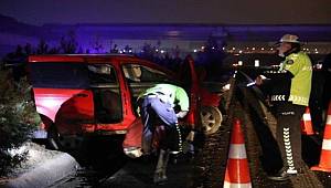 Gaziantep'te ticari araç bariyerlere ok gibi saplandı 1 kişi yaşamını yitirdi